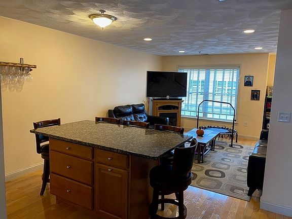 4th image of 395 Lee Burbank Hwy APT 10