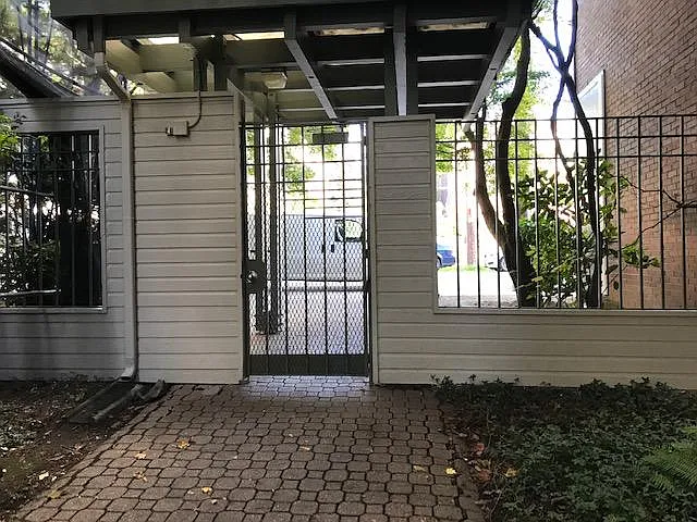 211 Summit Ave E #215 — Photo 20