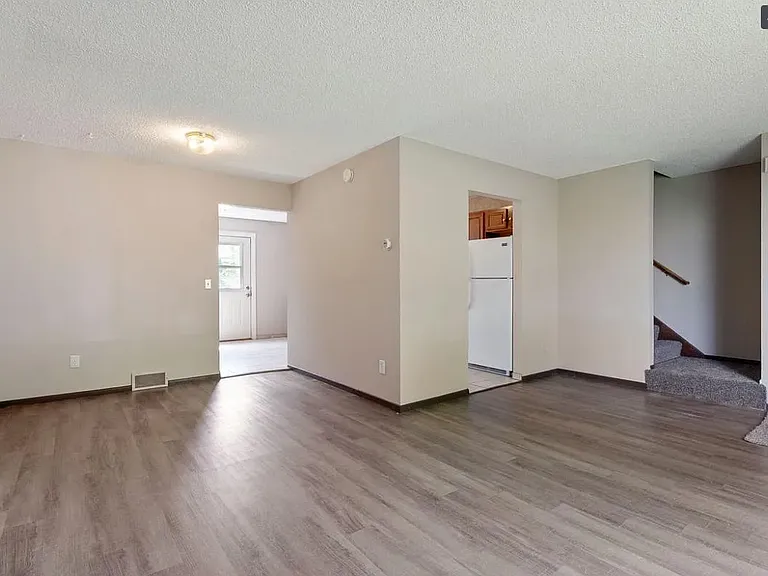 605 10th Ave S #605 — Photo 2