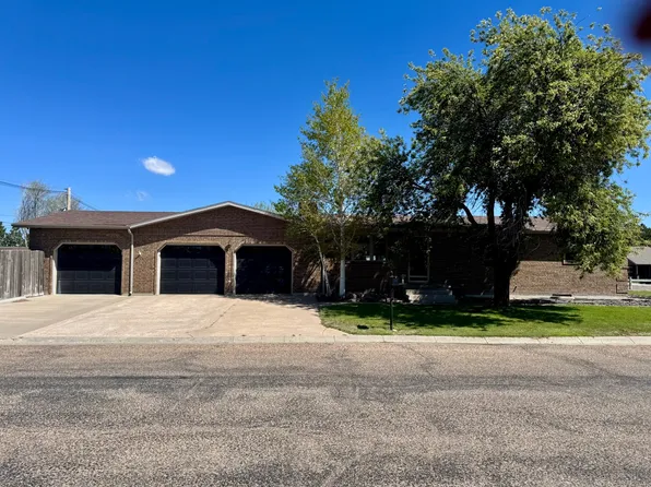 724 E 2nd St, Goodland, KS 67735