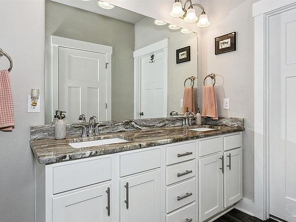 4th image of 6620 Covington Cir