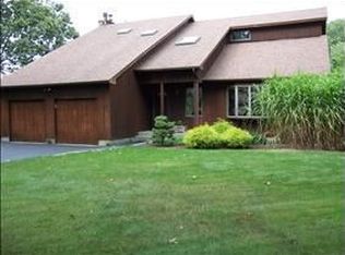 1 John Vincent Ct, Centereach, NY 11720