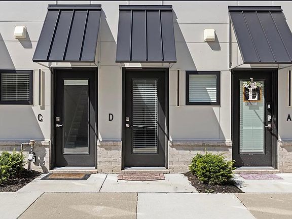 2nd image of 105 N Laurel St #D
