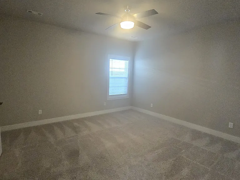 1011 NE Heights Ln — Photo 10