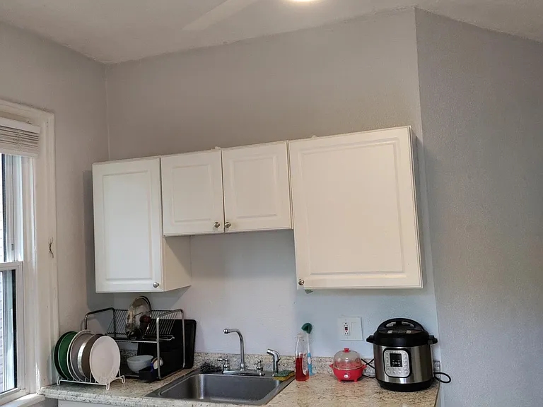 339 Spahr St #2 — Photo 4