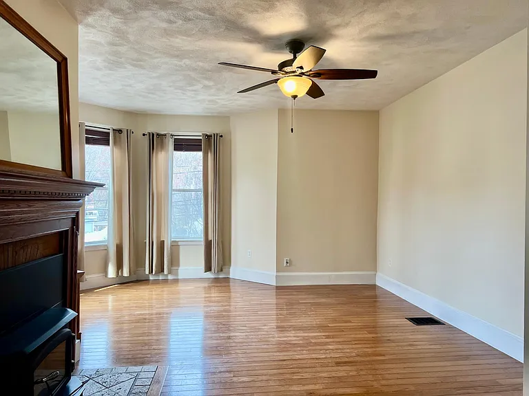 55 Beach St #2 — Photo 6