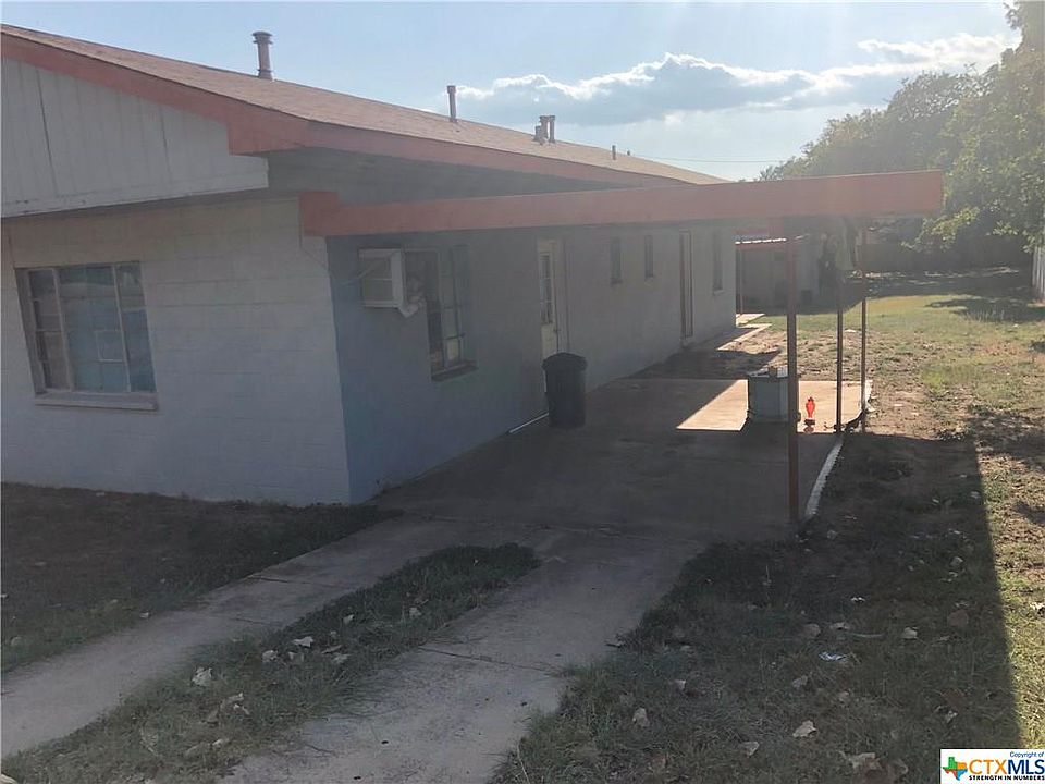 2nd image of 2527-2529 Oak Dr