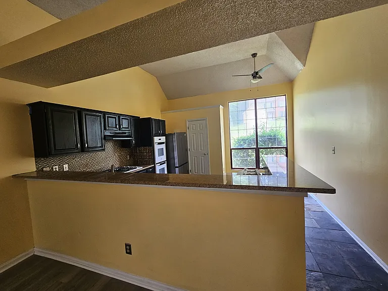 6803 Yorkdale Ct — Photo 16