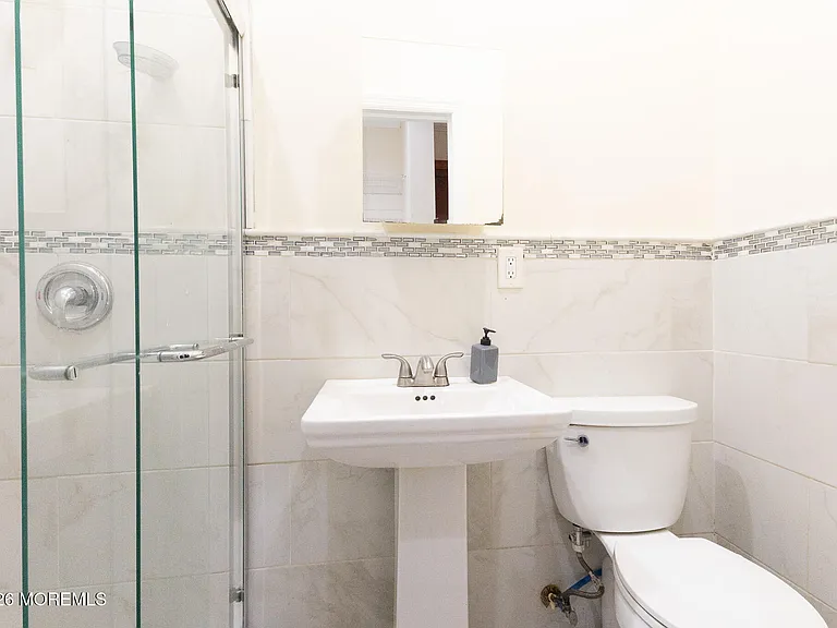 158 Terrace Ave #2 — Photo 14