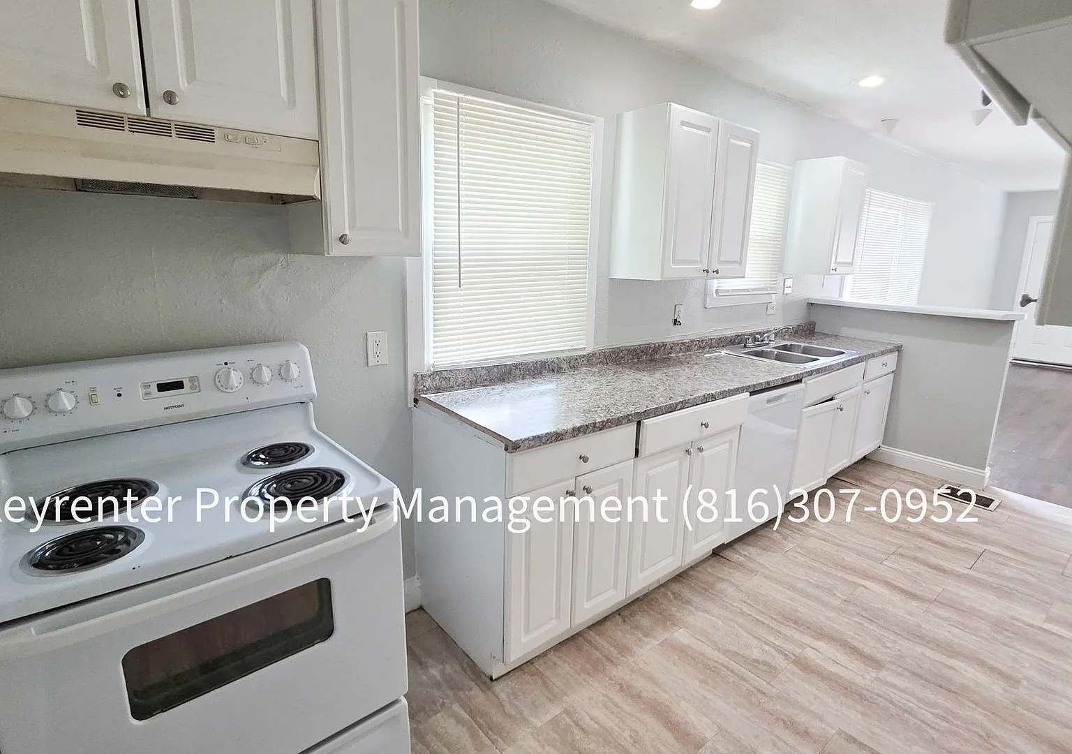 3 Bed, 1 Bath Home Ready For Move-In! — Photo 2