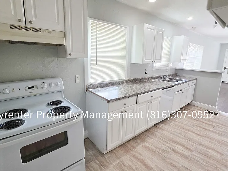 3921 Myrtle Ave — Photo 10