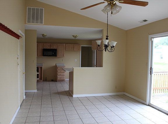 4th image of 3440 Victoria Ave