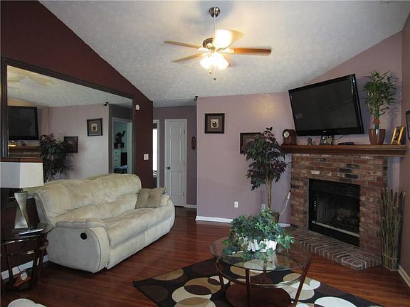 3rd image of 6758 Sundown Dr S