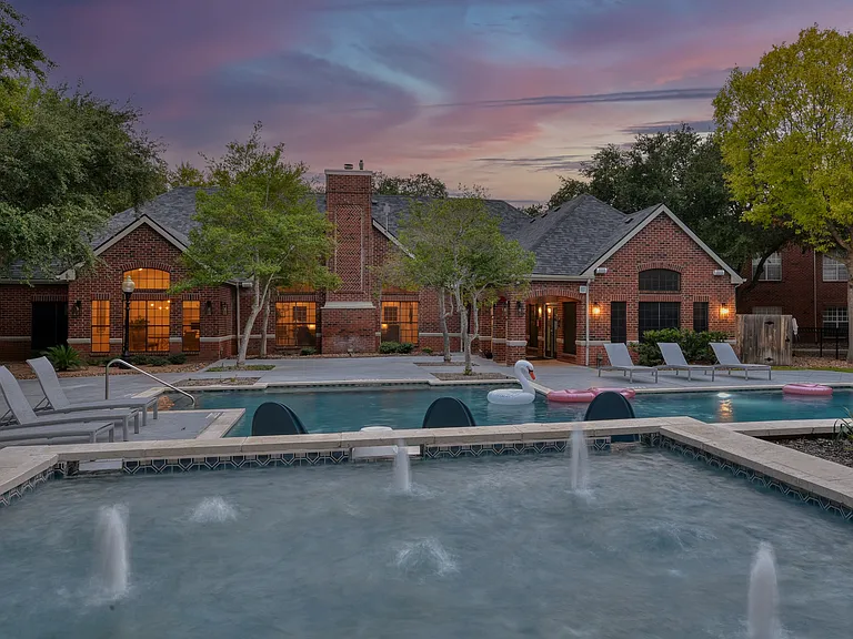 The Quarry Alamo Heights — Photo 8