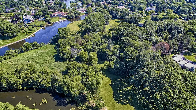 2924 Oak Brook Dr photo 1