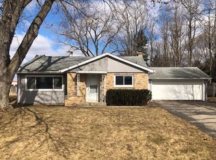 809 Balmoral Dr, Dundee, IL 60118