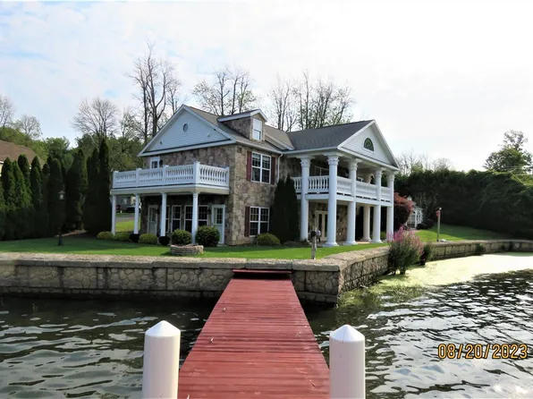 8367 E Port Bay Rd, Wolcott, NY 14590