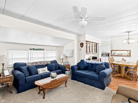 2nd image of 11 Timber Ln