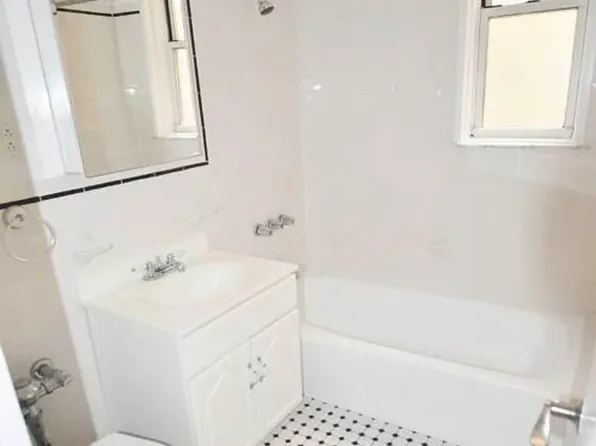 117 West 13th Street image 1 of 4