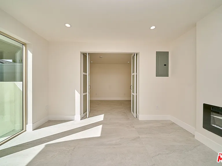 2938 Mary St #A — Photo 5