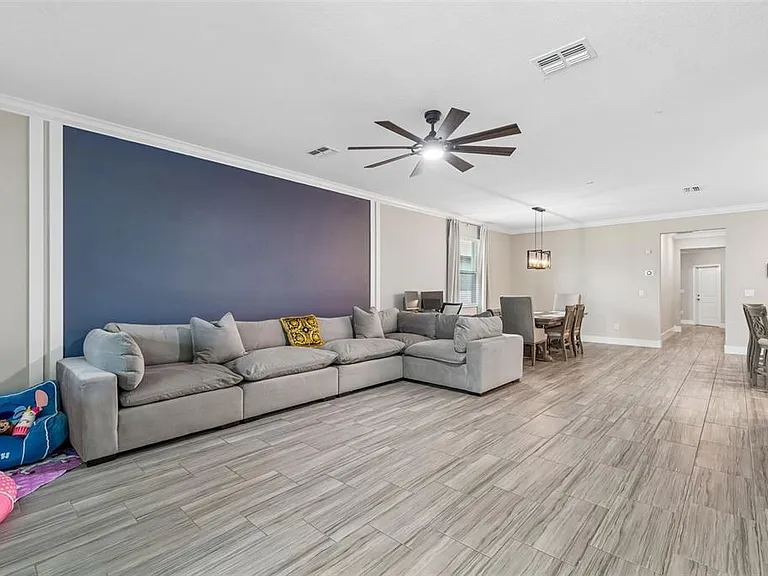 9911 Campanula Ct — Photo 11