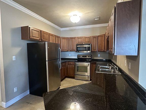 3rd image of 2537 Suncrest Vlg