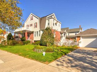 1 S Cambridge Ave, Ventnor, NJ 08406