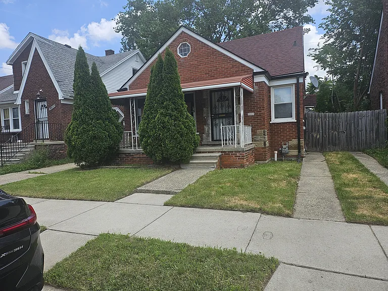 19480 Stotter St — Photo 1