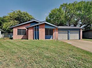 2503 Roberts Cir, Arlington, TX 76010