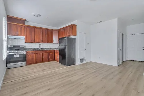 1114 International Blvd Photo 1