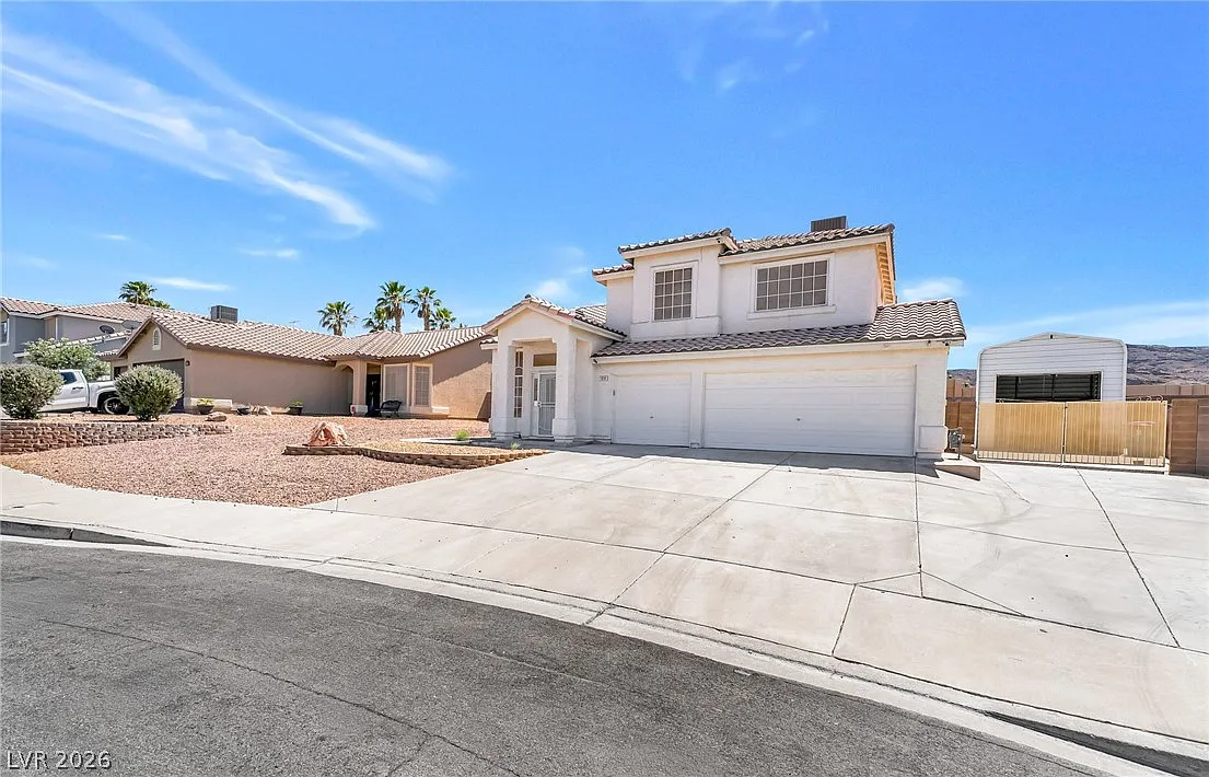 4 bed, 3.0 bath, 1983 sqft, $4,000 — Photo 1