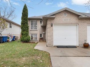 1233 Saint Paul Ave, Windsor, ON N8S 4T6