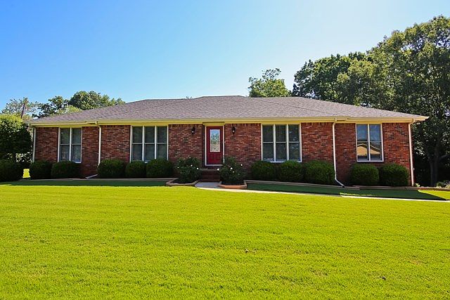 1st image of 510 Robinhood Dr
