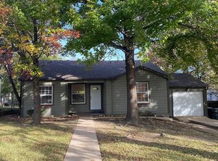 1307 W Shepherd St, Denison, TX 75020