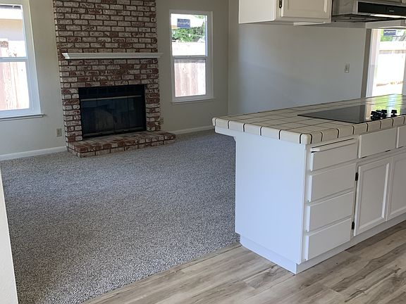 3rd image of 1303 Brookdale Way