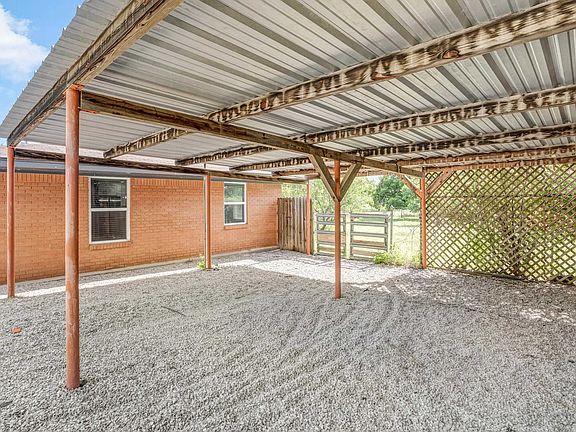 3rd image of 1708 Woodcrest Drive