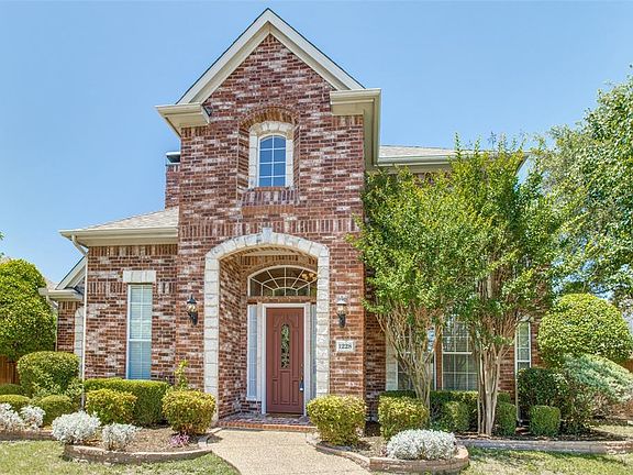2nd image of 1228 Brenham Dr