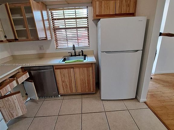 5th image of 3626 NW 95th Ter #4L