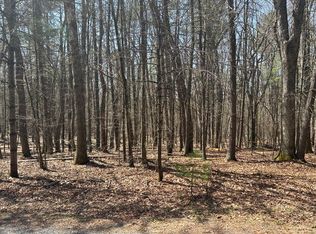 141 Hawks Nest Dr, Hawley, PA 18428