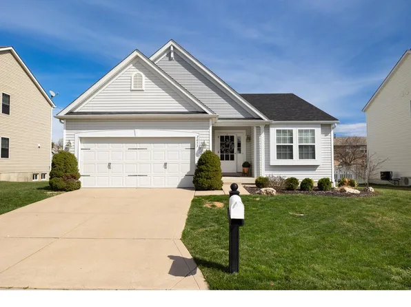 2053 Preston Woods Pkwy, Lake Saint Louis, MO 63367
