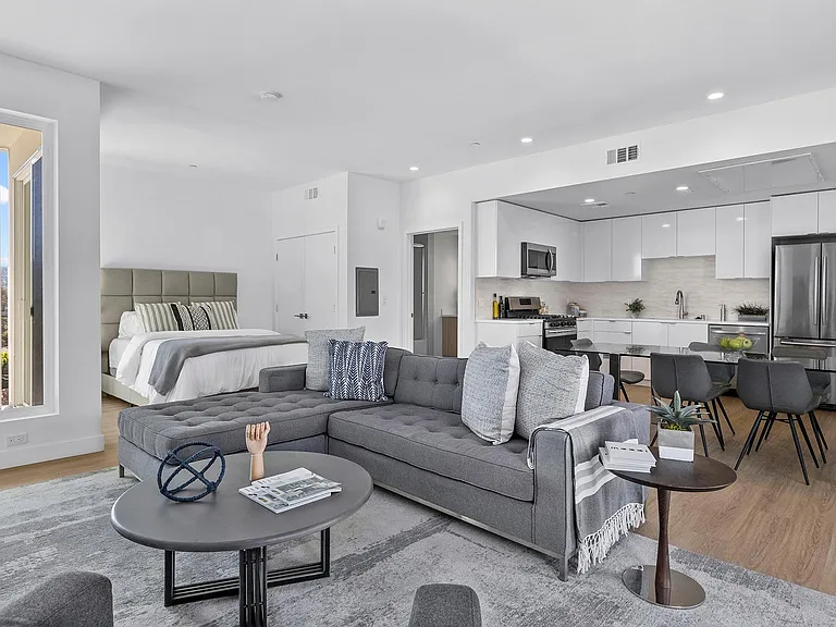 11NOHO APARTMENTS — Photo 6