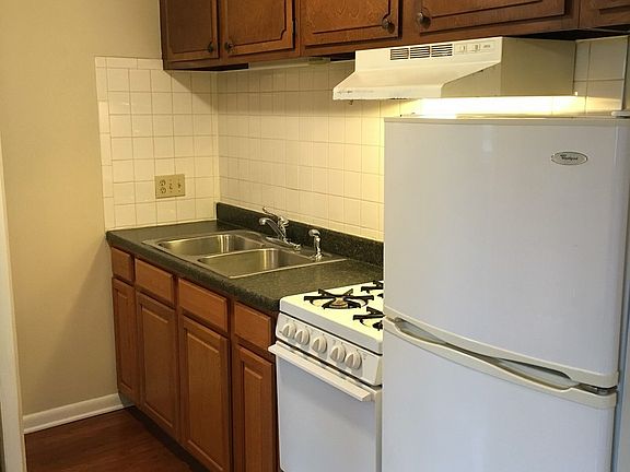 3rd image of 29 Olentangy St APT B3