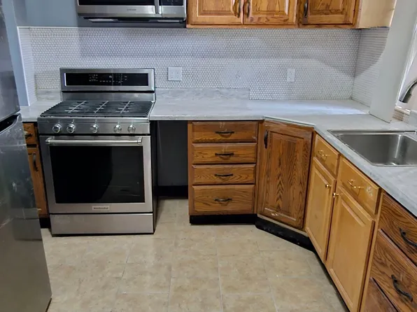 1004 Appleton St, Baltimore, MD 21217