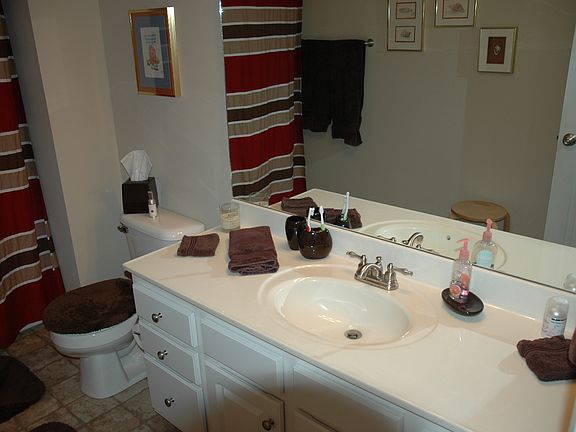 5th image of 649 Wyndhurst Dr