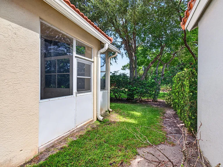 5225 Brookview Dr — Photo 78
