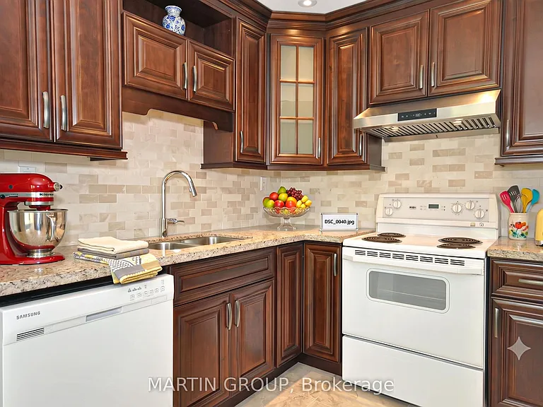 2083 Pen St — Photo 5