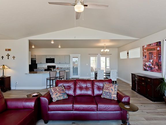 5th image of 105 Dry Creek Ct