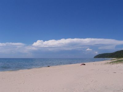 8575 Surfwood Dr, Harbor Springs, MI, 49740