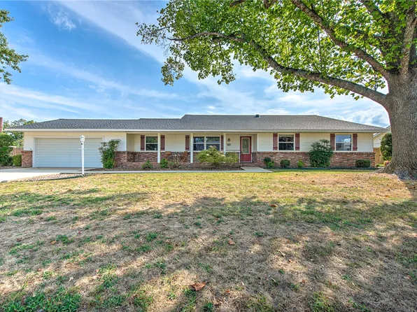 915 S 20th St, Rogers, AR 72758