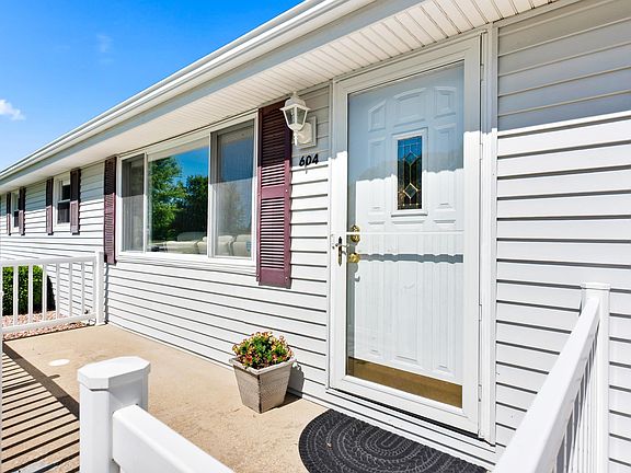 4th image of 604 Whippoorwill Dr